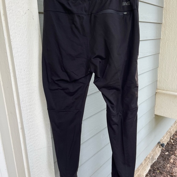 AE Cotton Joggers. - Picture 2 of 5